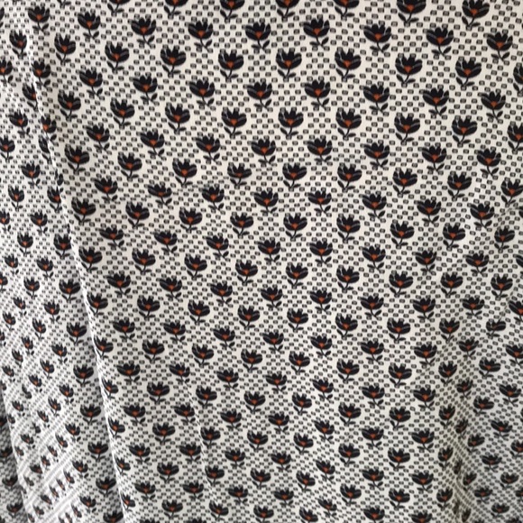 Loft large white printed long sleeve square neck top. - Picture 4 of 8